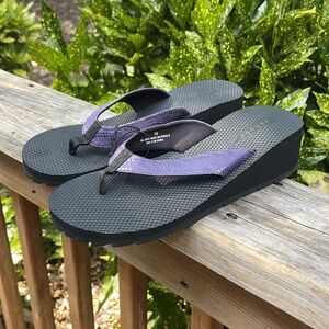Speedo Women’s Wedge flip flops-Sz 10-new